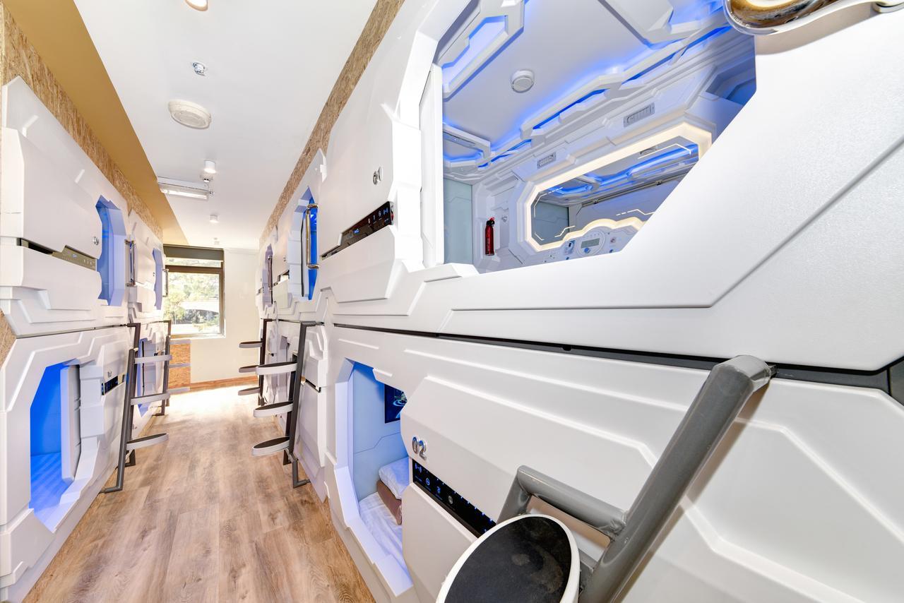 Space Q Capsule Hotel Sídney Exterior foto